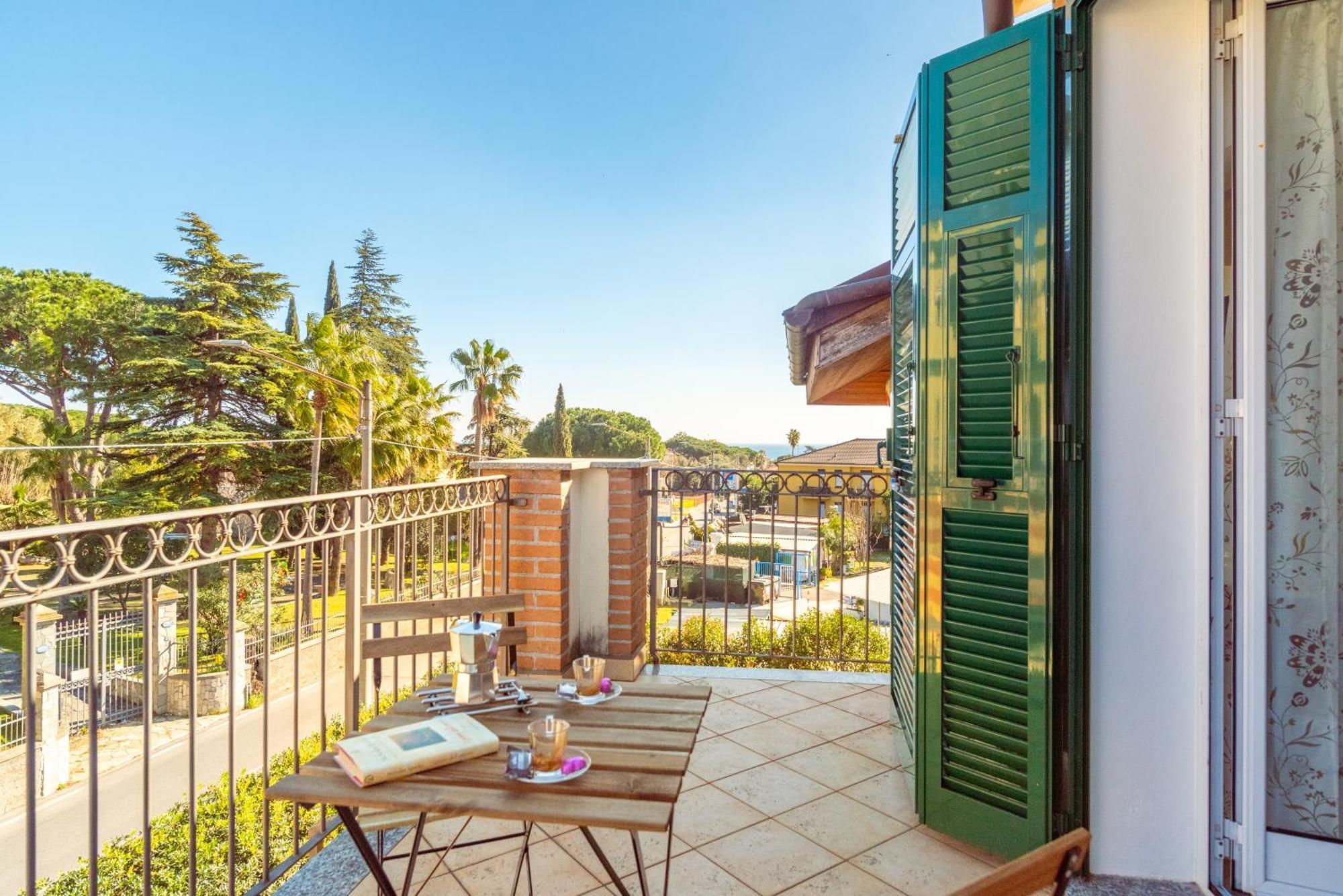 5 Min Dal Mare Luminoso Bilocale Con Terrazza Lejlighed Loano Eksteriør billede